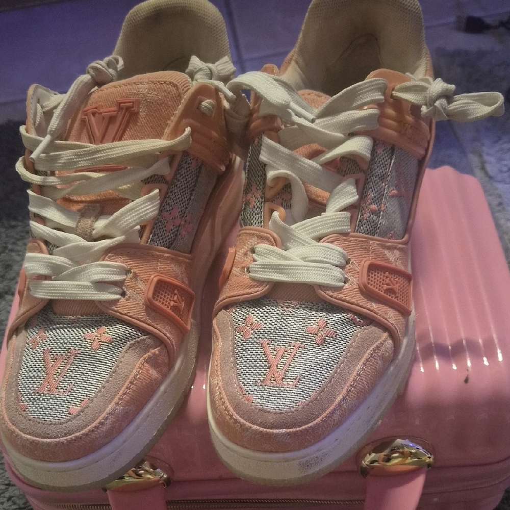 Louis Vuitton Women's Sneakers in Pink and White